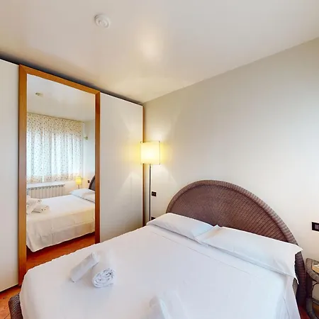 Apartment Gloria By Bookinggardalake Manerba del Garda
