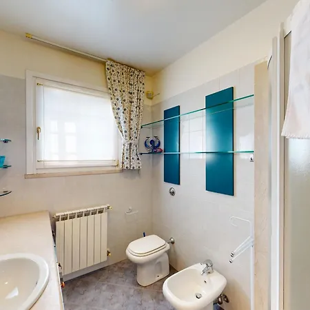 Gloria By Bookinggardalake Apartment