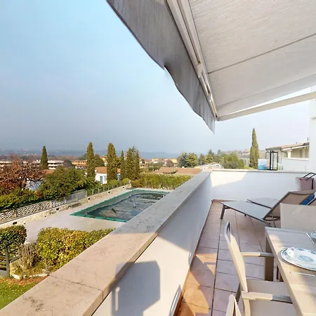 Gloria By Bookinggardalake Apartment
