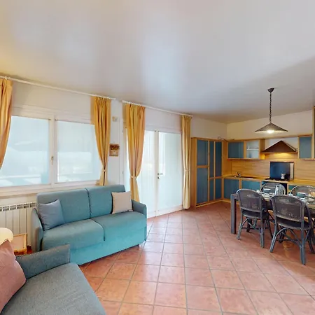 Apartment Gloria By Bookinggardalake Manerba del Garda